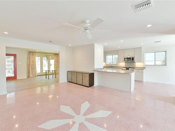 5th image of 935 Nursery Ave
