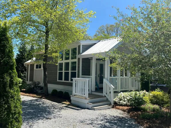 14 Empire Ln, Flat Rock, NC 28731