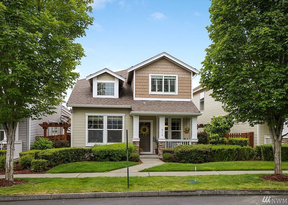 1st image of 810 62nd St SE
