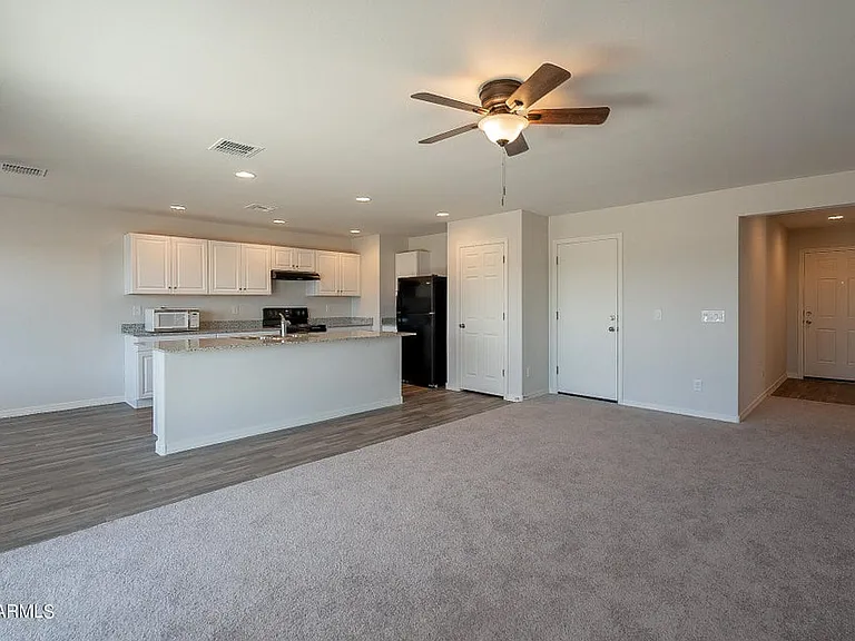 809 W Raymond St — Photo 5