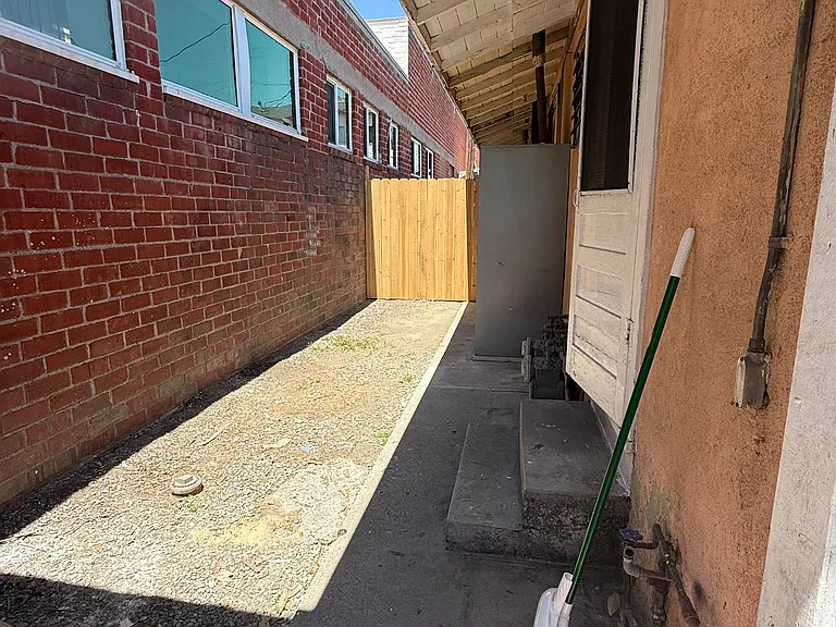 Side patio