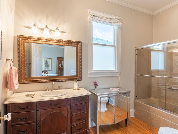 2nd image of 4411 Saint Elmo Ave