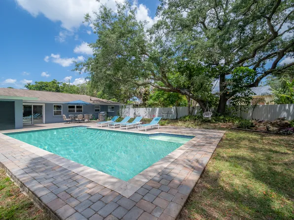 14626 Wildwood Dr, Largo, FL 33774