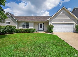 425 Valley Oaks Dr, Wentzville, MO 63385
