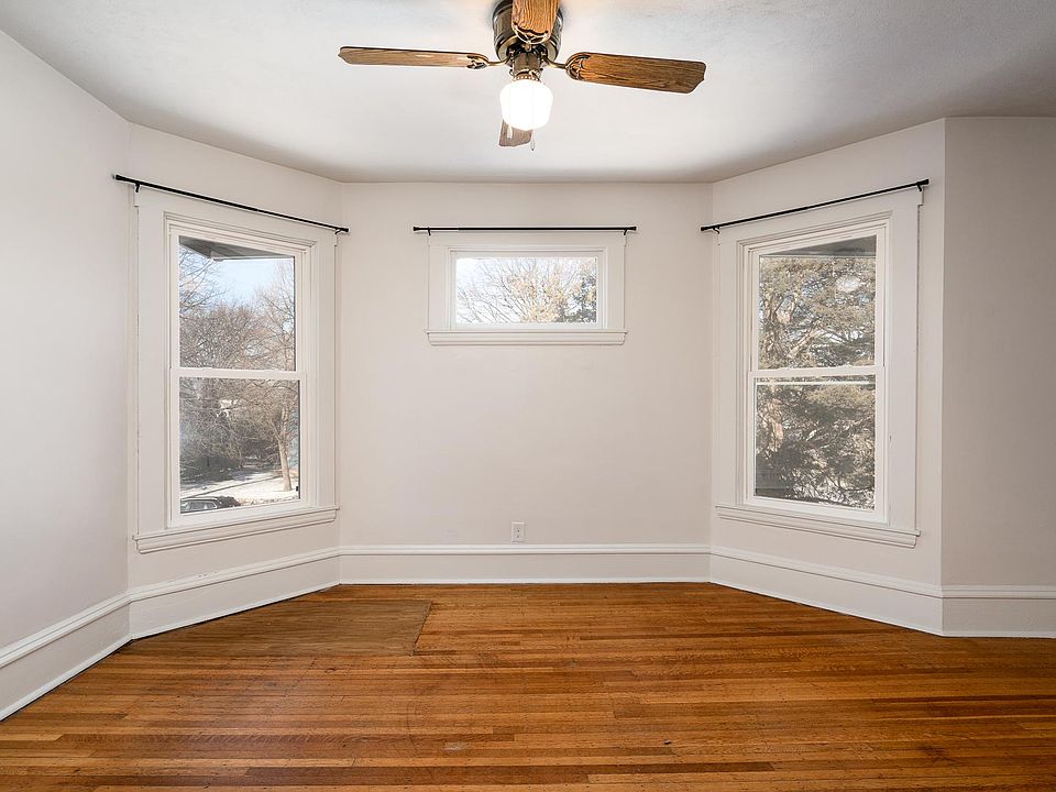 bedroom 1 (main floor; largest bedroom)