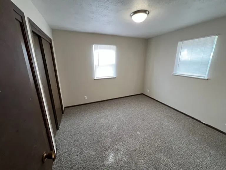Midtown Court — Photo 23