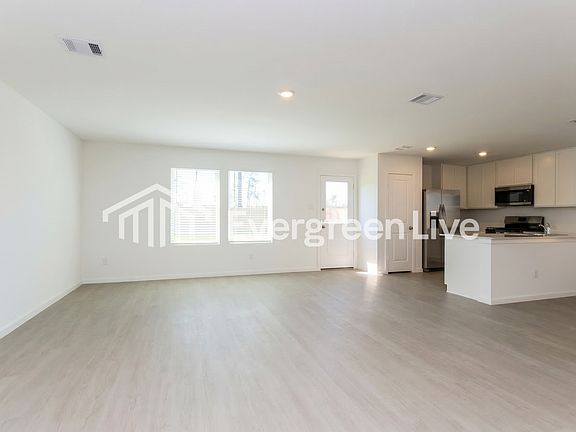 4th image of 478 Southern Magnolia Way