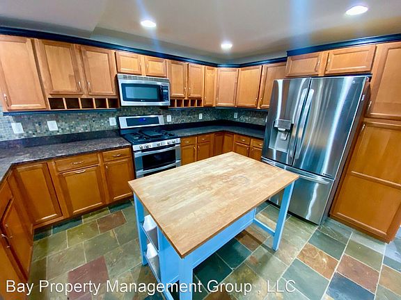 5th image of 44 N Patterson Park Ave