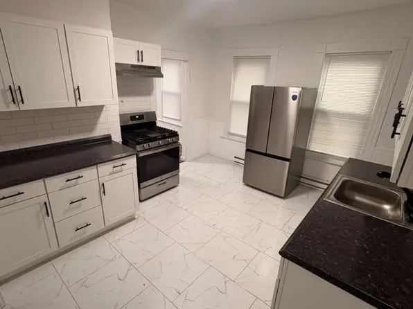 215 Kimberly Ave #1, New Haven, CT 06519