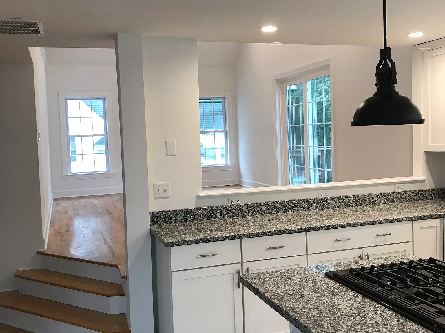 2 bed, 1900 sqft, $2,000 — Photo 1