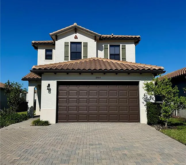 8984 Madrid Cir — Photo 1