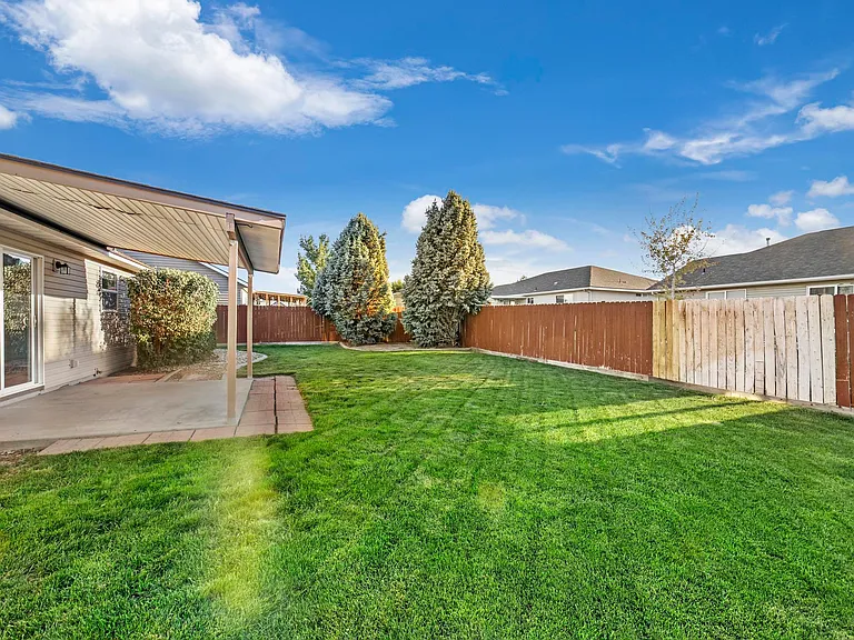 1258 Fiesta Way — Photo 22