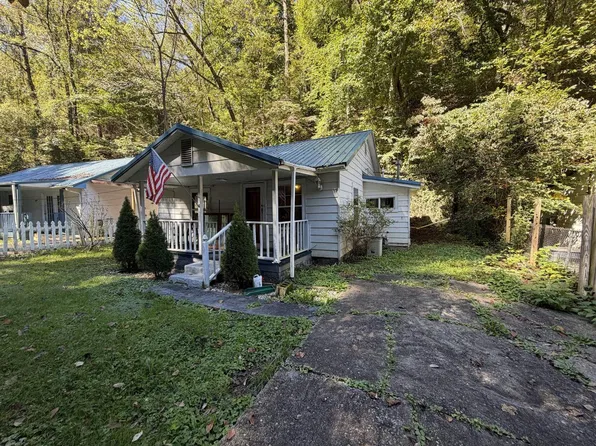 6375 S Ruffner Rd, Charleston, WV 25314