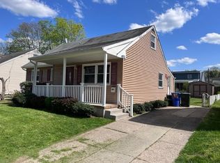 92 W 7th St, Burlington, NJ 08016