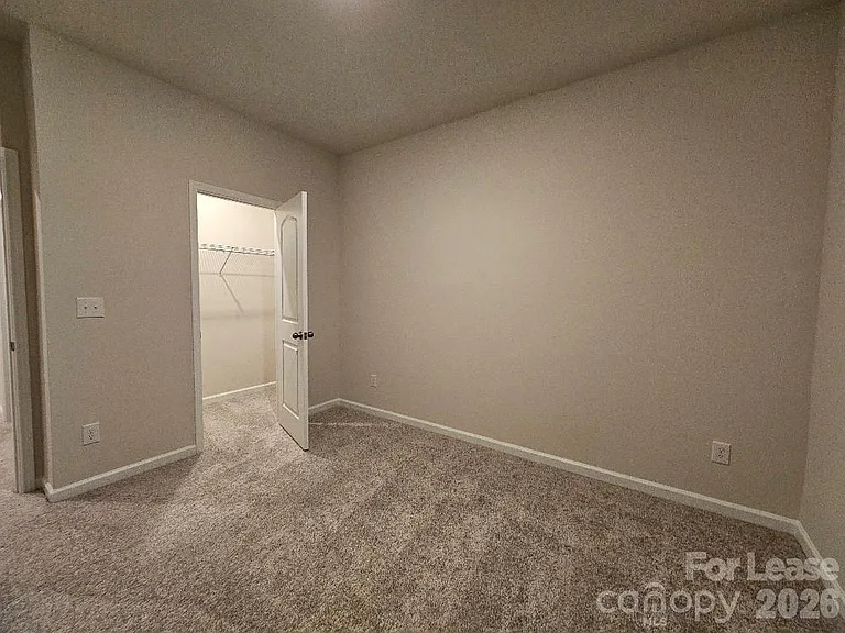 5416 Kinsbridge Dr — Photo 34