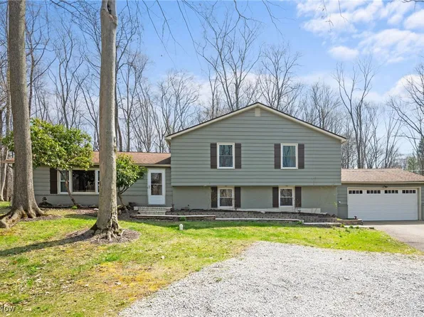 13061 Treadway Dr, Chardon, OH 44024