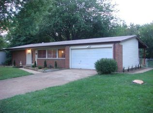 2365 Palomino Ln, Florissant, MO 63033