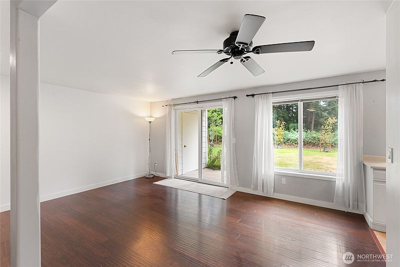5th image of 4228 Wintergreen Lane #124