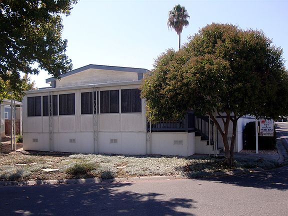 2nd image of 356 Los Encinos Ct #356