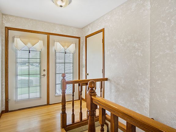 5th image of 240 Appletree Ln