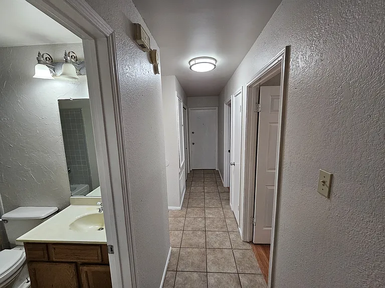 3813 Dorchester Dr — Photo 7