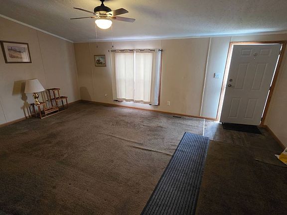 5th image of 3588 Spring St