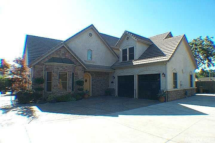 1st image of 838 Mokelumne St