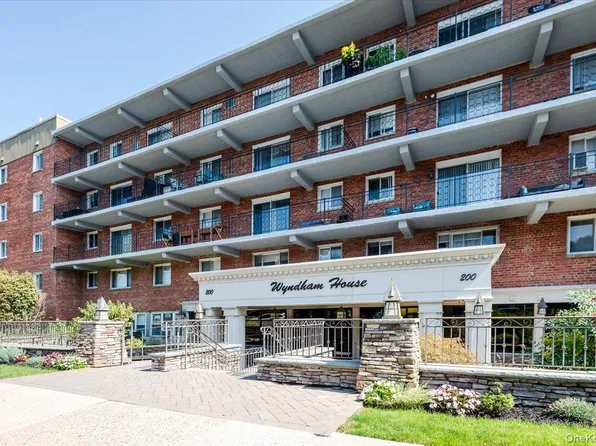 200 Atlantic Avenue #330, Lynbrook, NY 11563