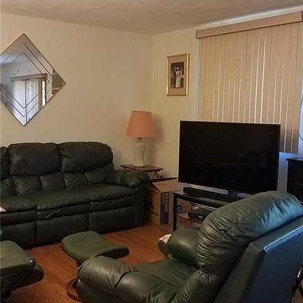 2nd image of 24 Primrose Ln #24