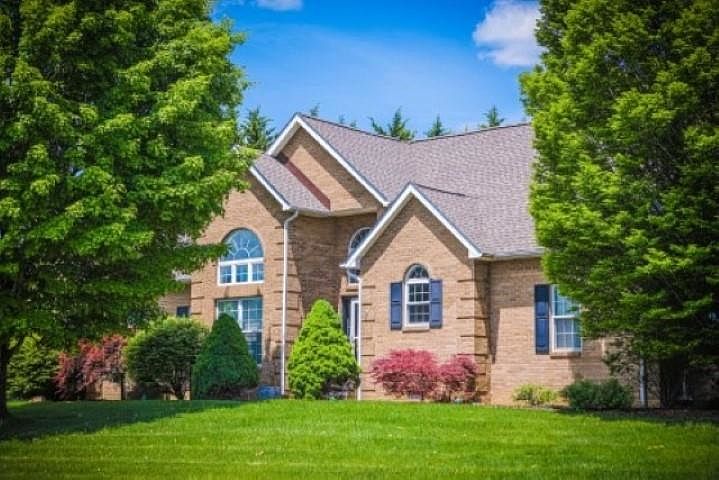 1st image of 721 Pelham Dr