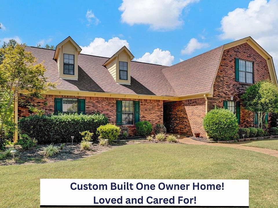 1st image of 915 Waif Woods Ln