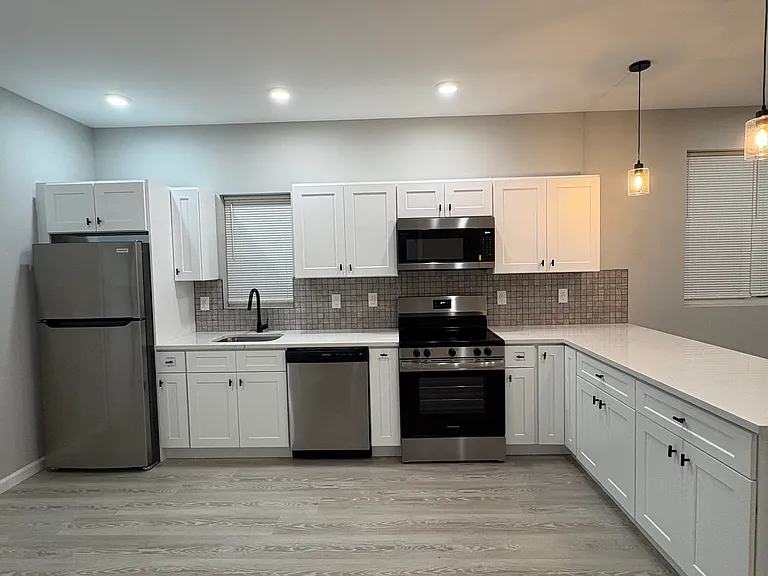 240 Harrison St #301 — Photo 3