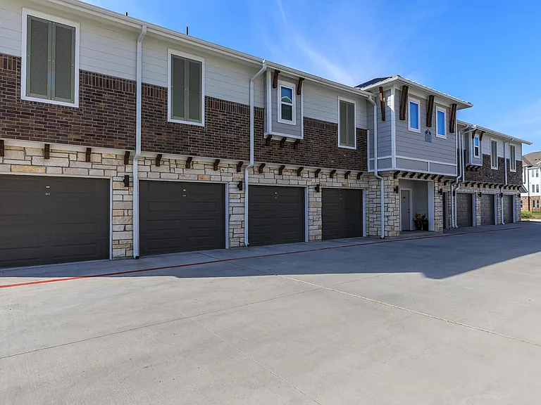 Luxia Rockwall Downes — Photo 33