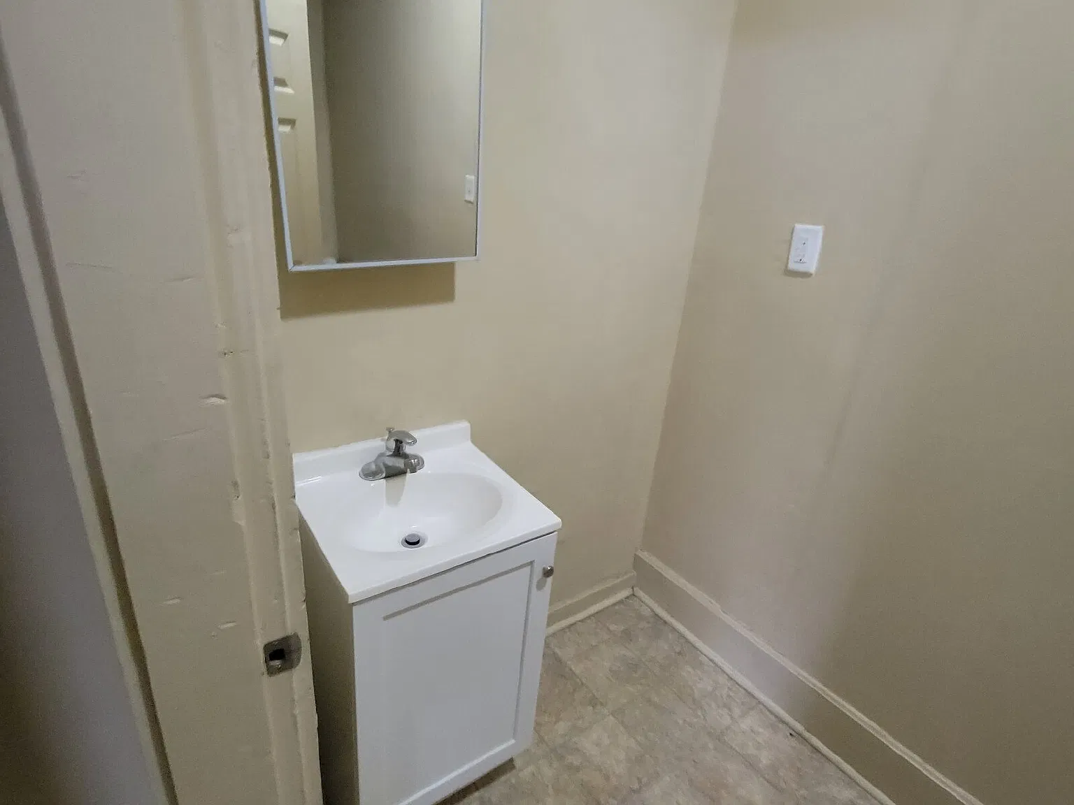 5 bed, 2.0 bath, $1,250 — Photo 3