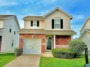 808 Wayland Dr, O'Fallon, MO 63366