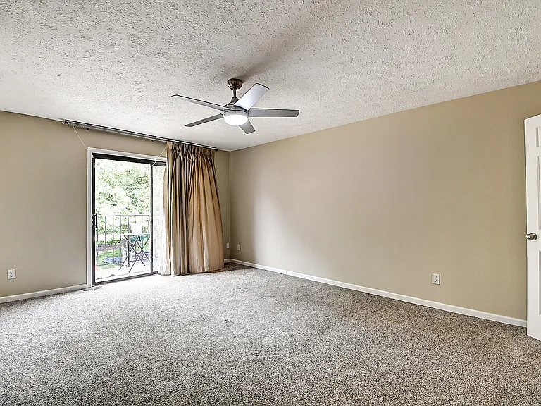311 E Saint Clair St — Photo 17