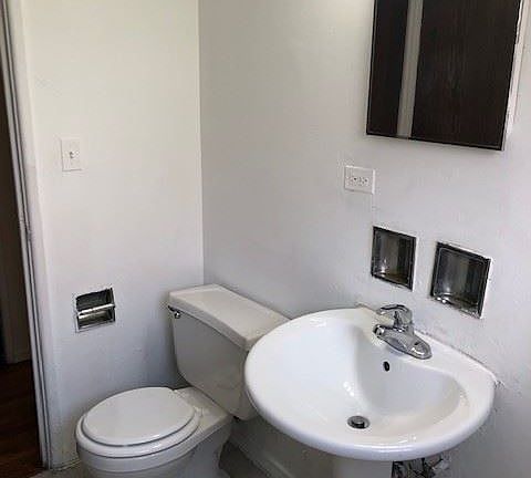 4th image of 21 N Waller Ave APT E3