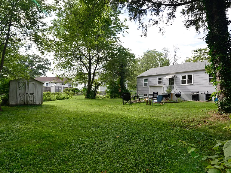 10217 Rodgers Rd — Photo 6