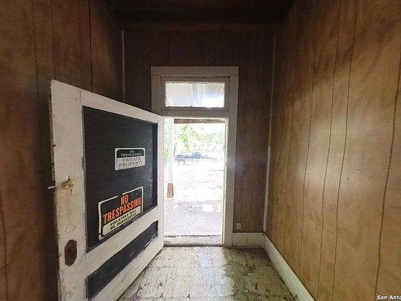 5th image of 614 DAWSON ST