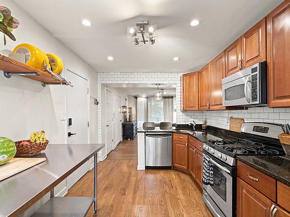 4th image of 6429 N Damen Ave APT 2N