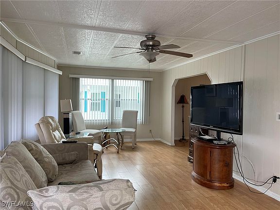 3rd image of 14732 Constitution Way