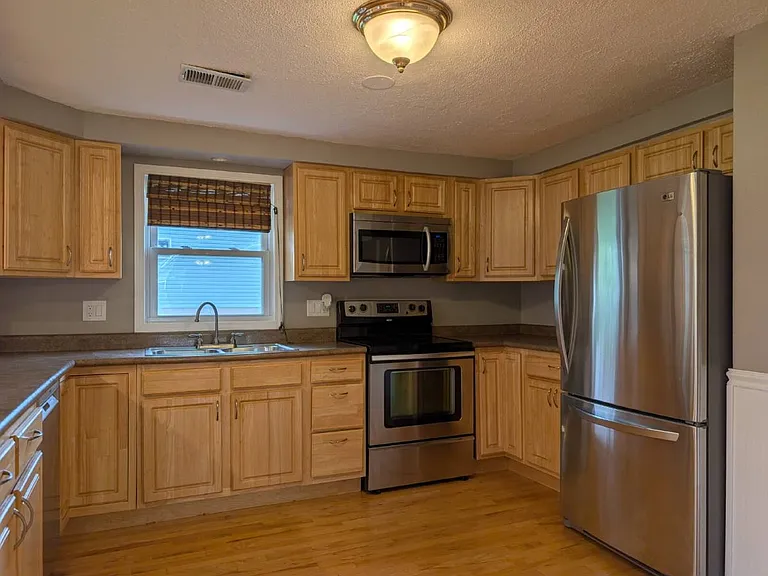 1575 Butte Des Morts Beach Rd — Photo 2