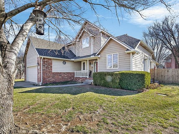 2nd image of 1802 Kendrick Ln