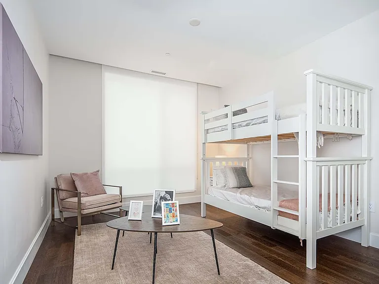 372 9th Luxury Rentals — Photo 57