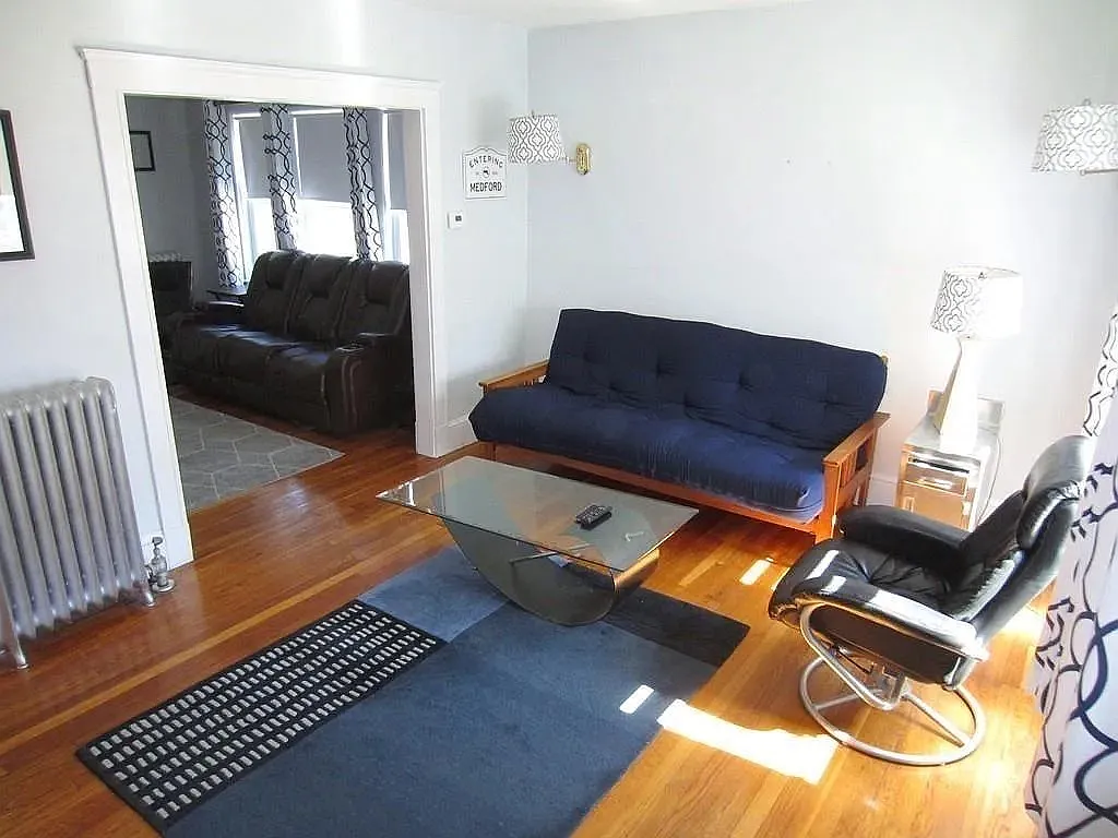 3 bed, 1.0 bath, 1000 sqft, $4,250 — Photo 4