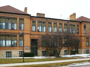 260 Center St #10627, Elgin, IL 60120