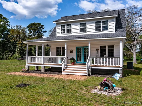 52 Circle Dr, Deltaville, VA 23043