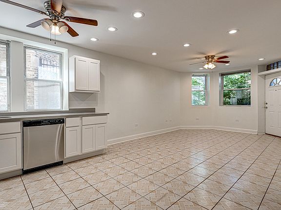 4th image of 2109 N Sawyer Ave #1W