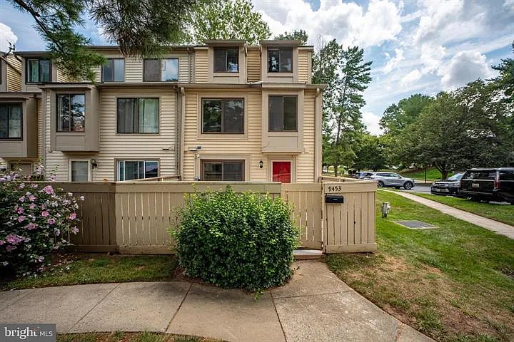 9453 Chadburn Pl — Photo 1