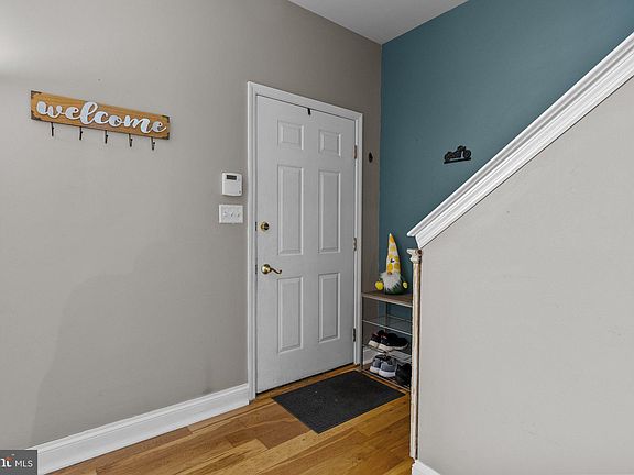 4th image of 1040 Merchant St #29
